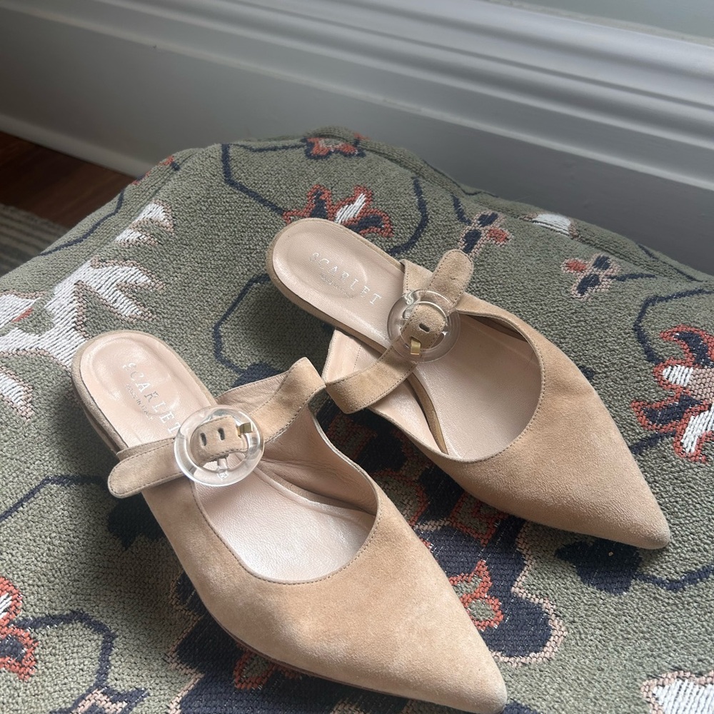 Scarlet Made in Italy suede shoe